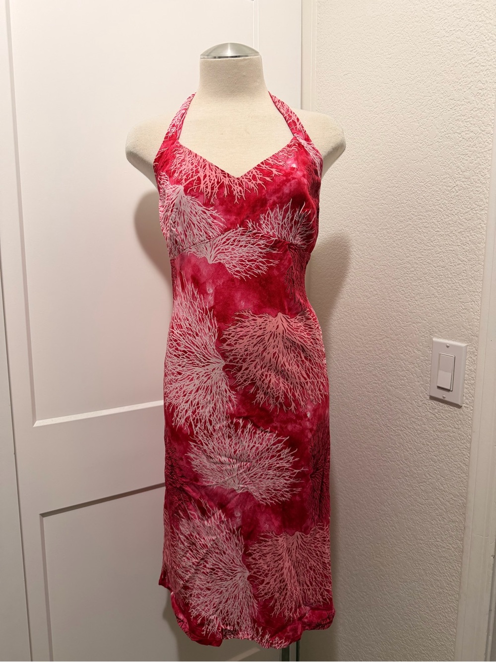 Hawaiian original Hilo Hattie Pink and White Halter Midi Dress